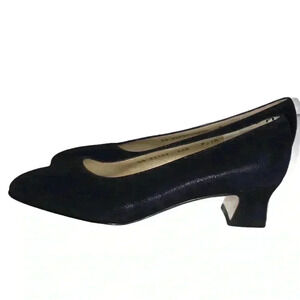 Salvatore Ferragamo Low Heel Pump Size 6.5